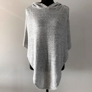 Girl’s RipZone Light Gray Knit Hooded Poncho size XL